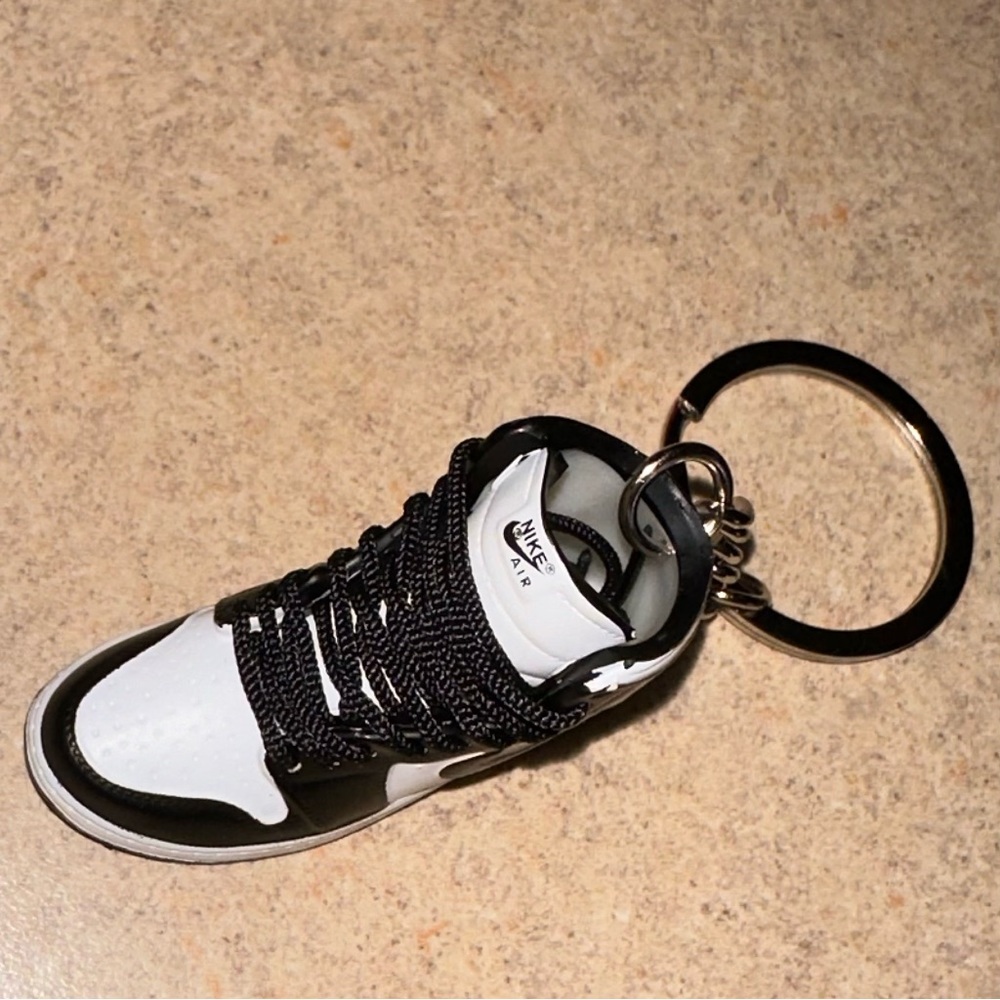 Keychains Sneakers - Picture 4 of 6